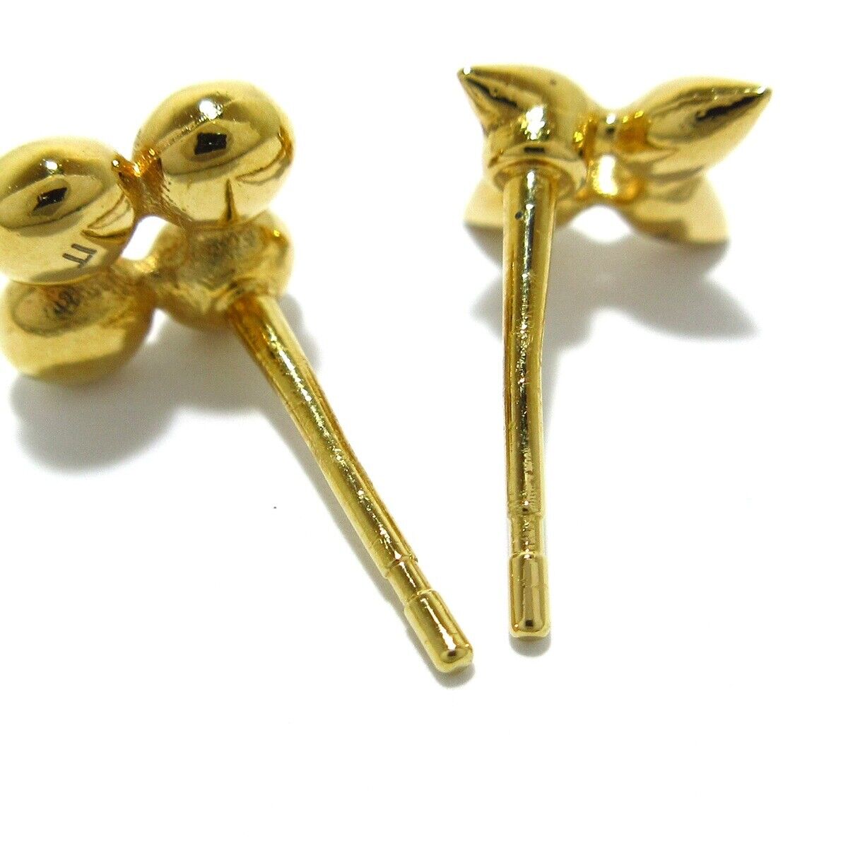 Louis Vuitton Flower Gram Earrings - 18K Yellow Gold