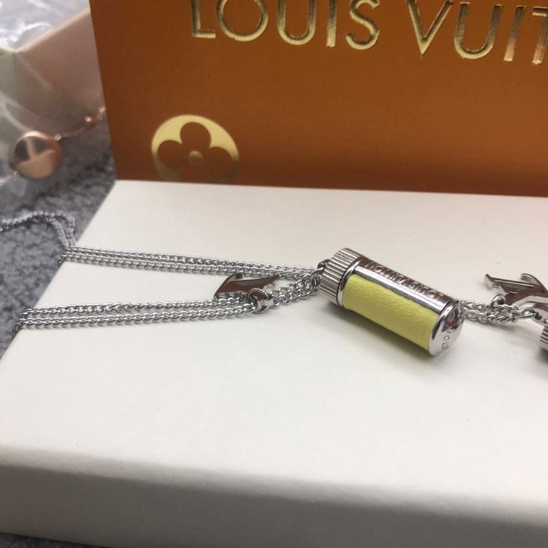 Louis Vuitton Collier Fluo Charms Vintage Necklace
