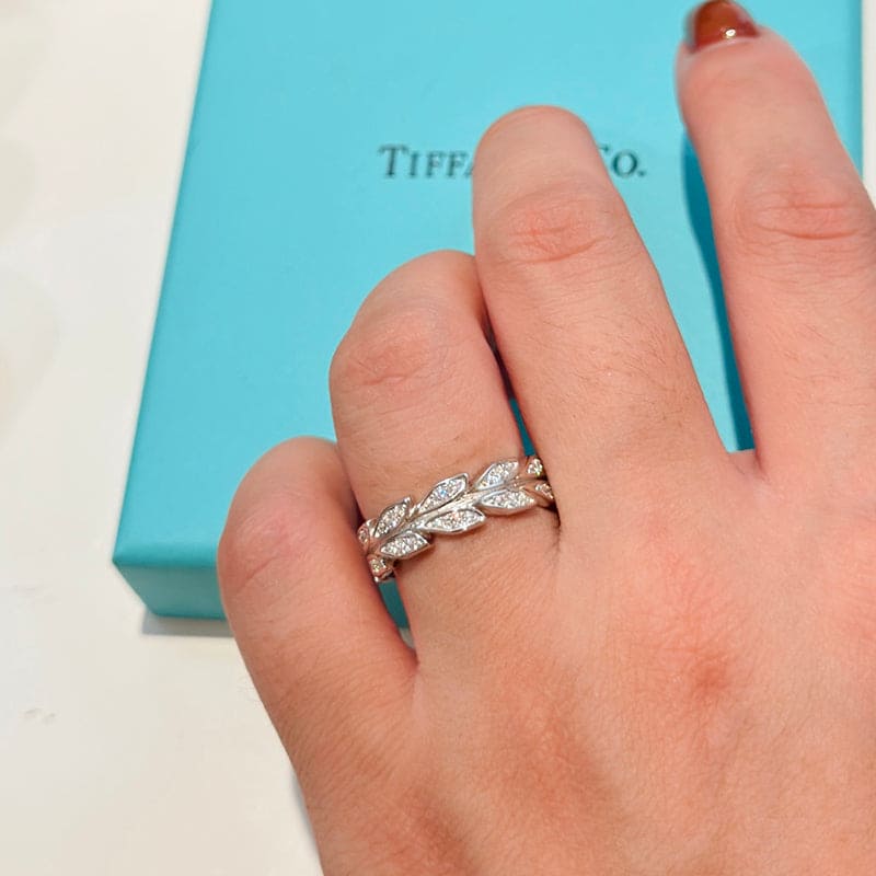 Victoria Vine Ring - 18K White Gold
