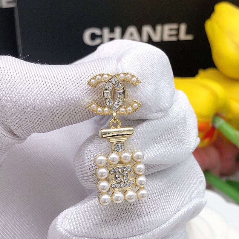 Chanel Pearl Shape Earrings - 18K Yellow Gold