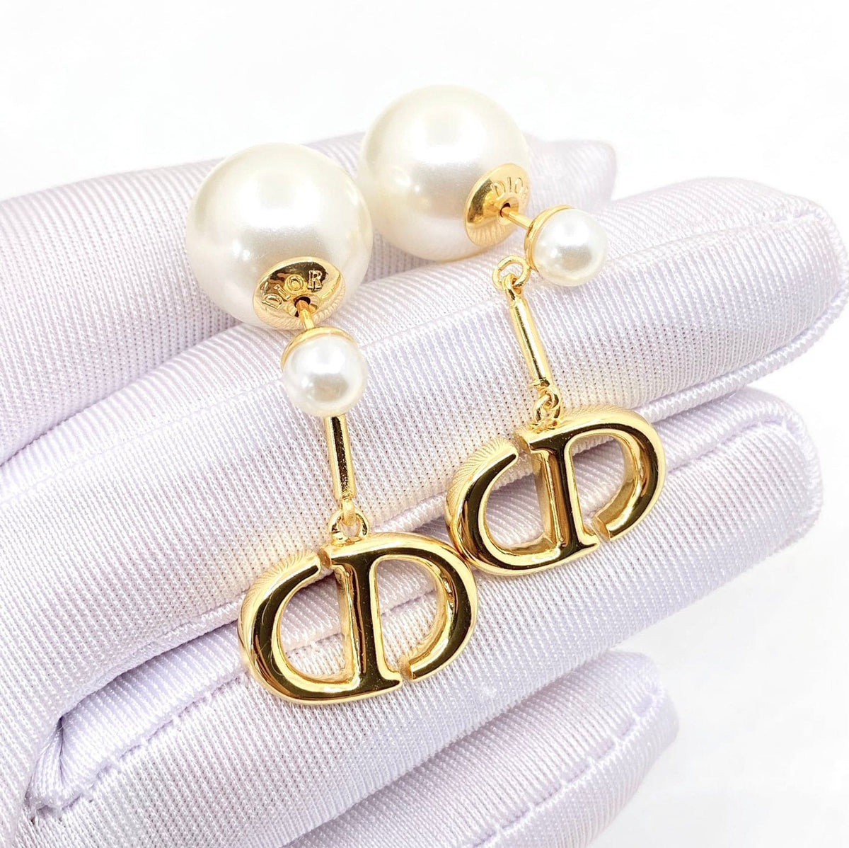 Tribales Pearl Earrings