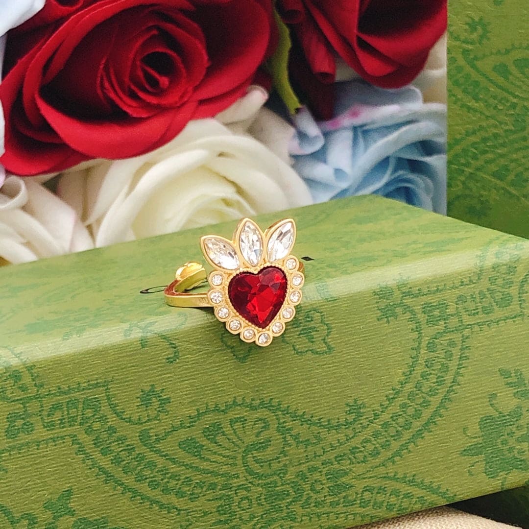 Gucci Double G Crystal Heart Ring - 18K Yellow Gold