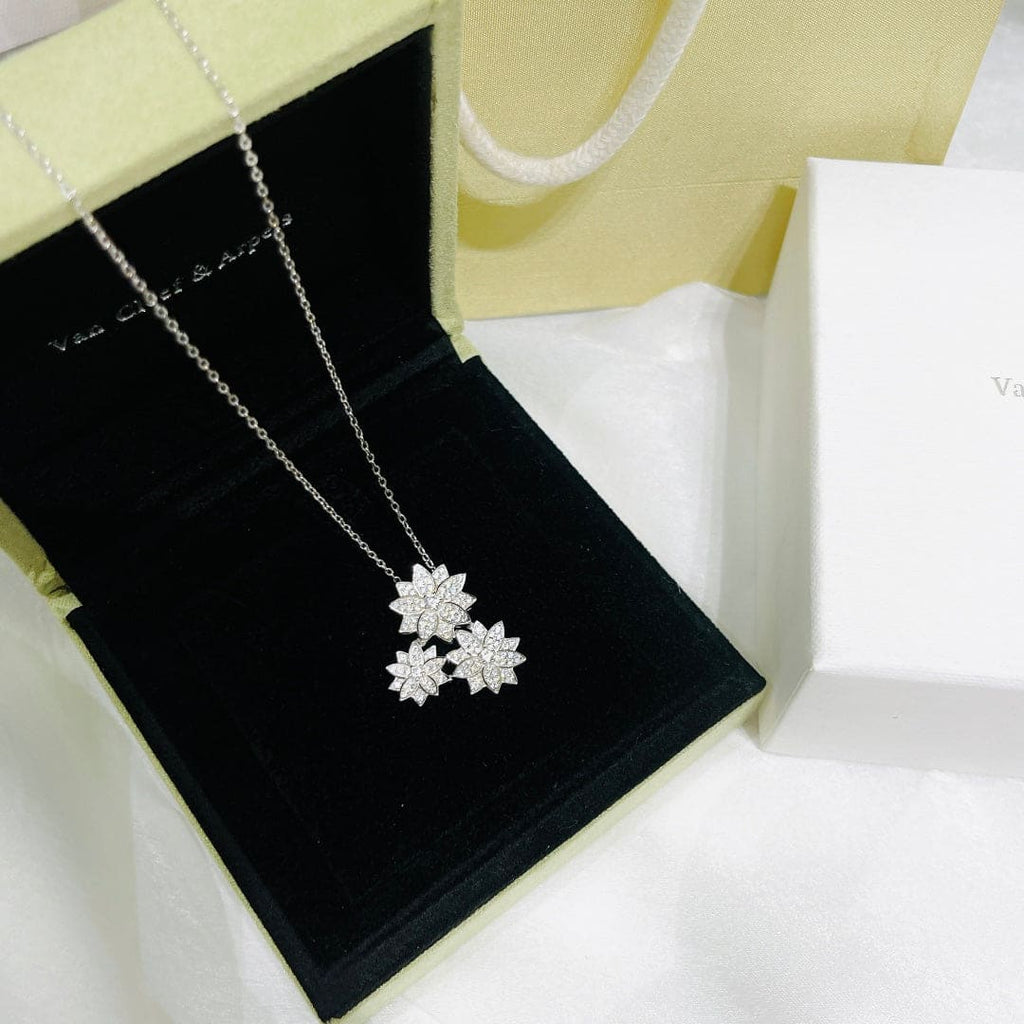 Three Flowers Lotus Necklace - 18K Gold