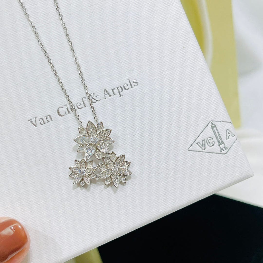 Three Flowers Lotus Necklace - 18K Gold
