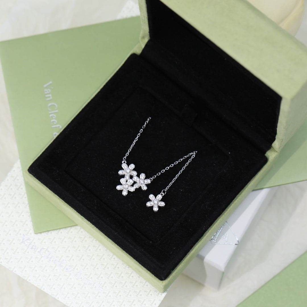 Three Flowers Socrate Necklace - 18K Gold