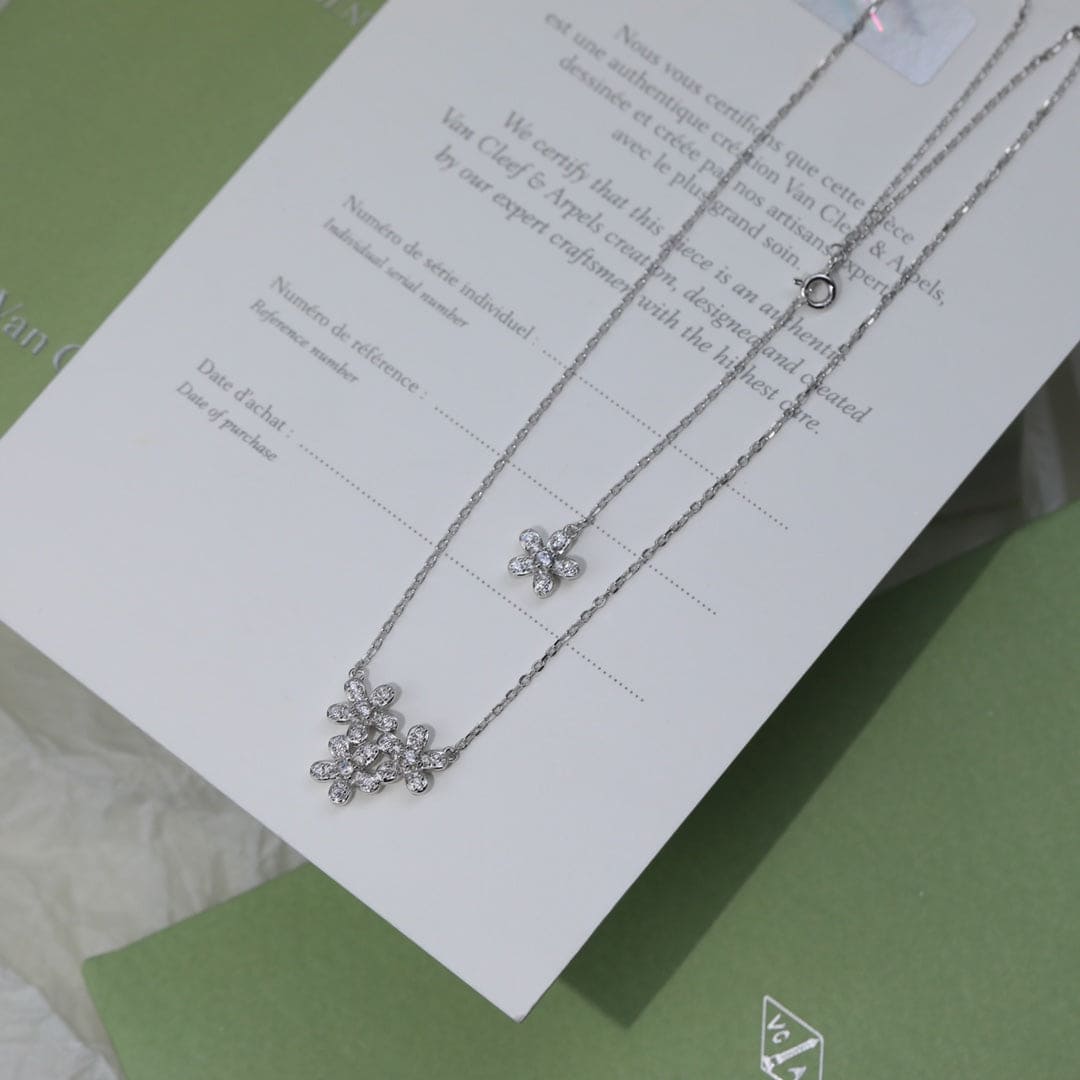 Three Flowers Socrate Necklace - 18K Gold