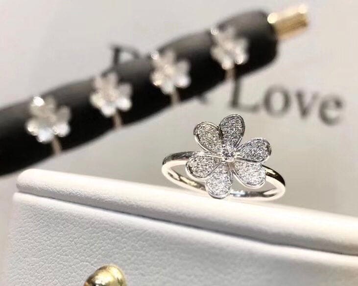 Frivole Ring - 18K White Gold