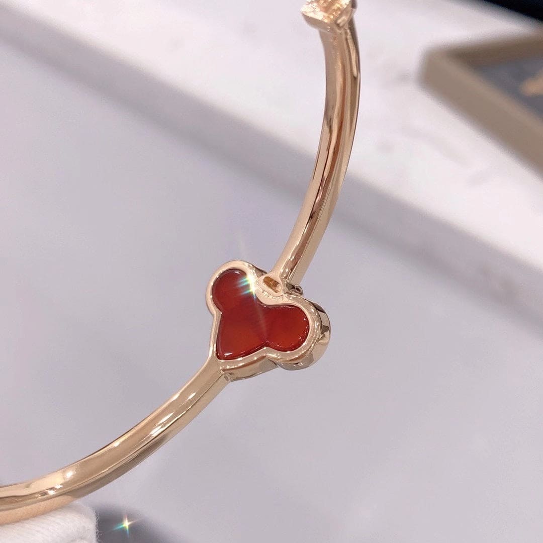 Tiffany Fleur De Lis Bracelet - 18K Yellow Gold