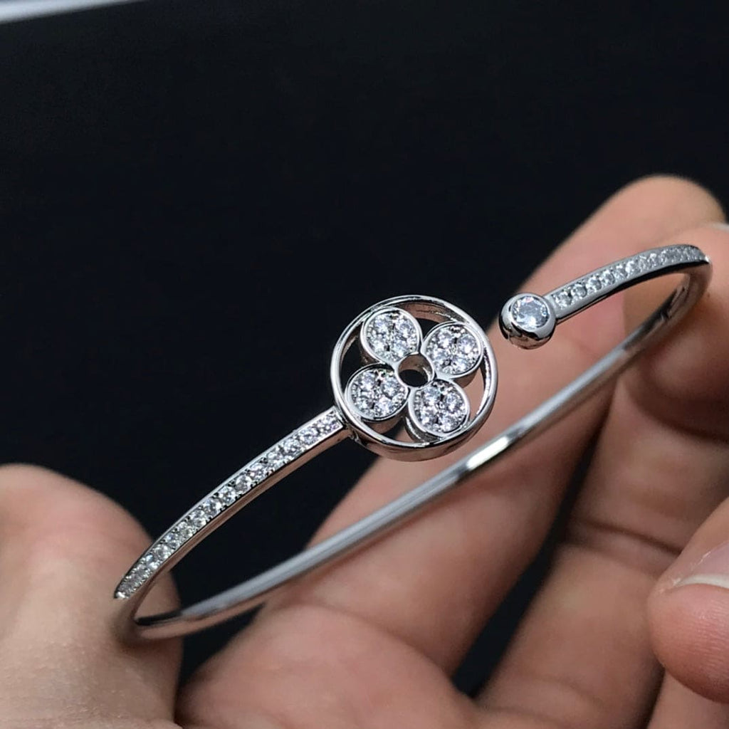 Louis Vuitton Idylle Blossom Twist Bracelet