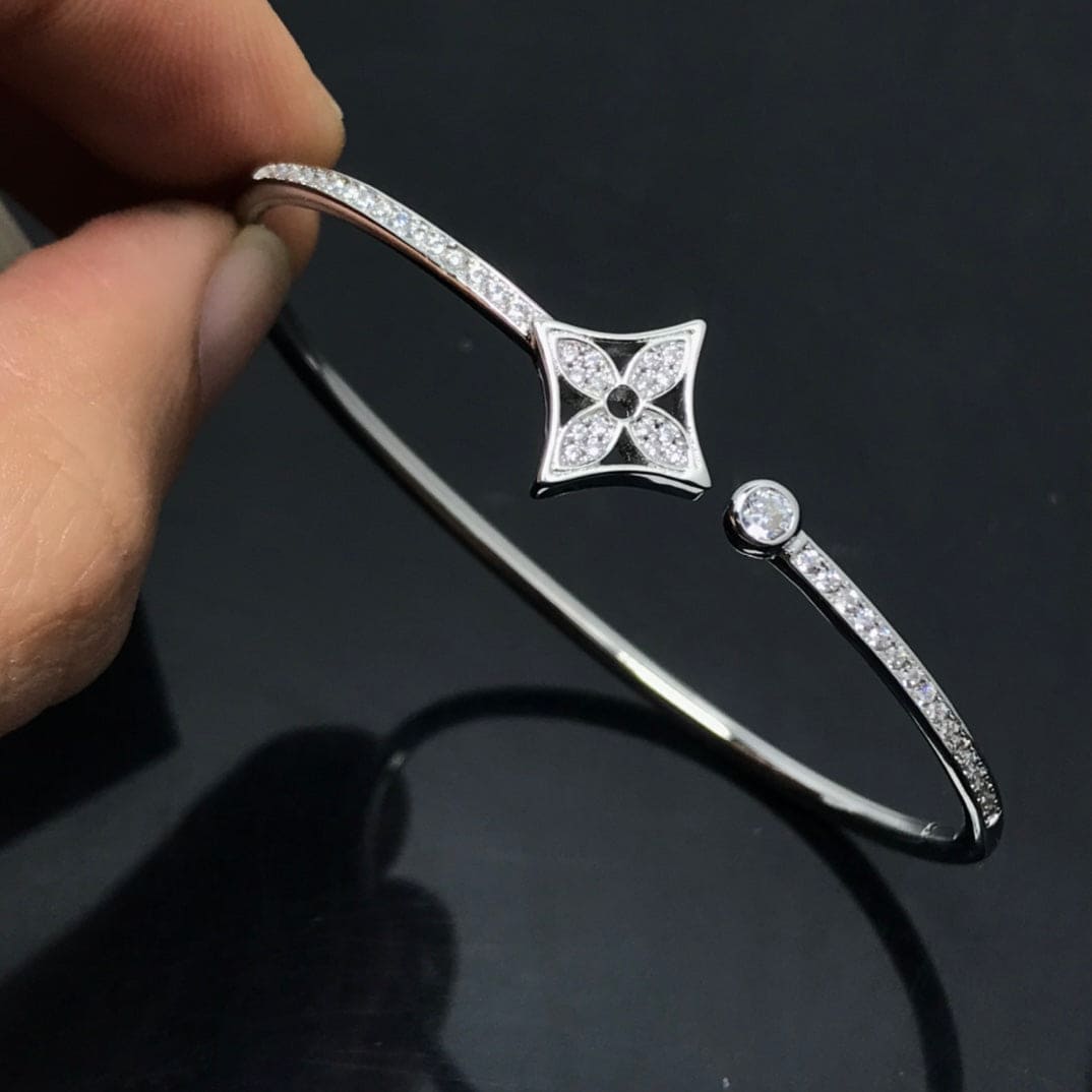 Louis Vuitton Idylle Blossom Twist Bracelet