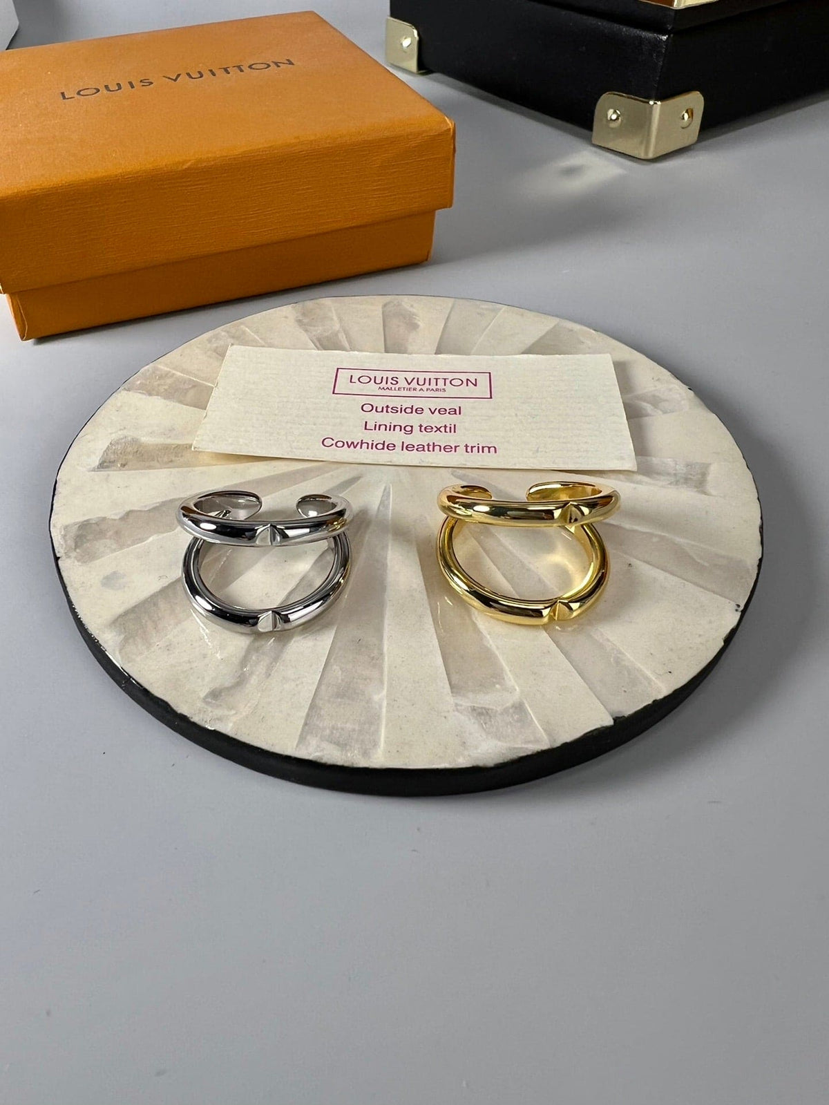 Louis Vuitton Volt Upside Down Ring - 18K Yellow Gold