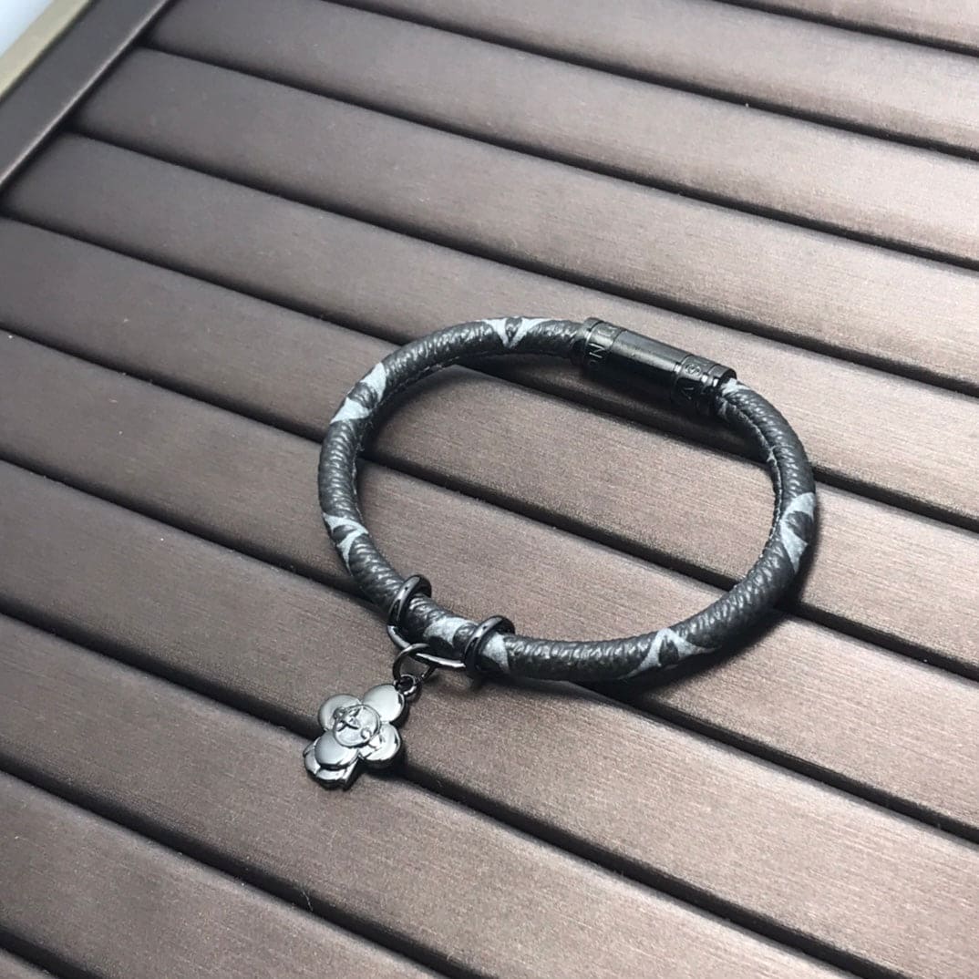 Louis Vuitton Hang It Bracelet