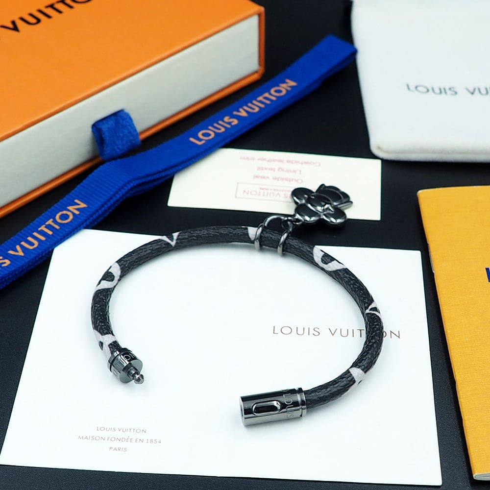 Louis Vuitton Hang It Bracelet