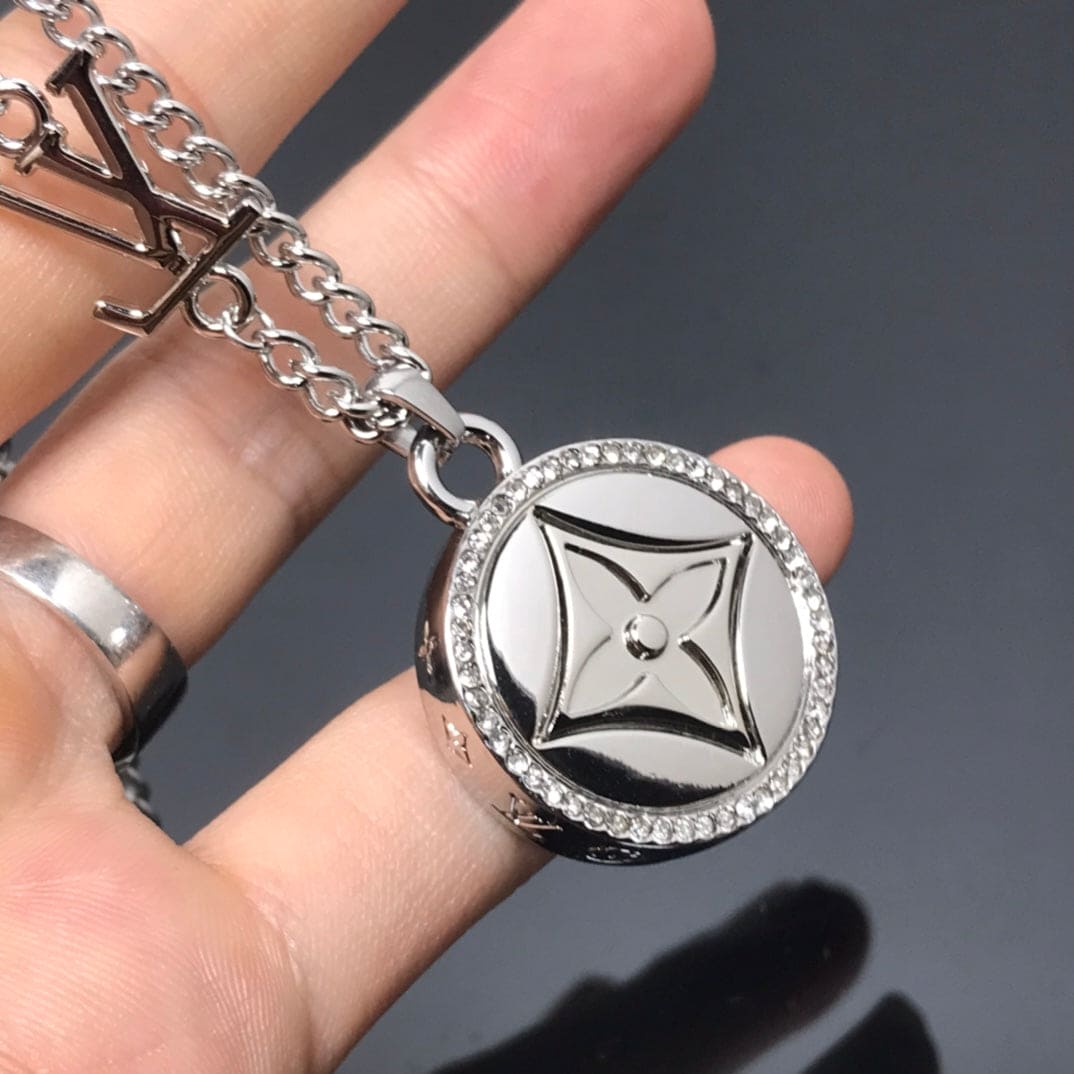 Louis Vuitton Catch Necklace