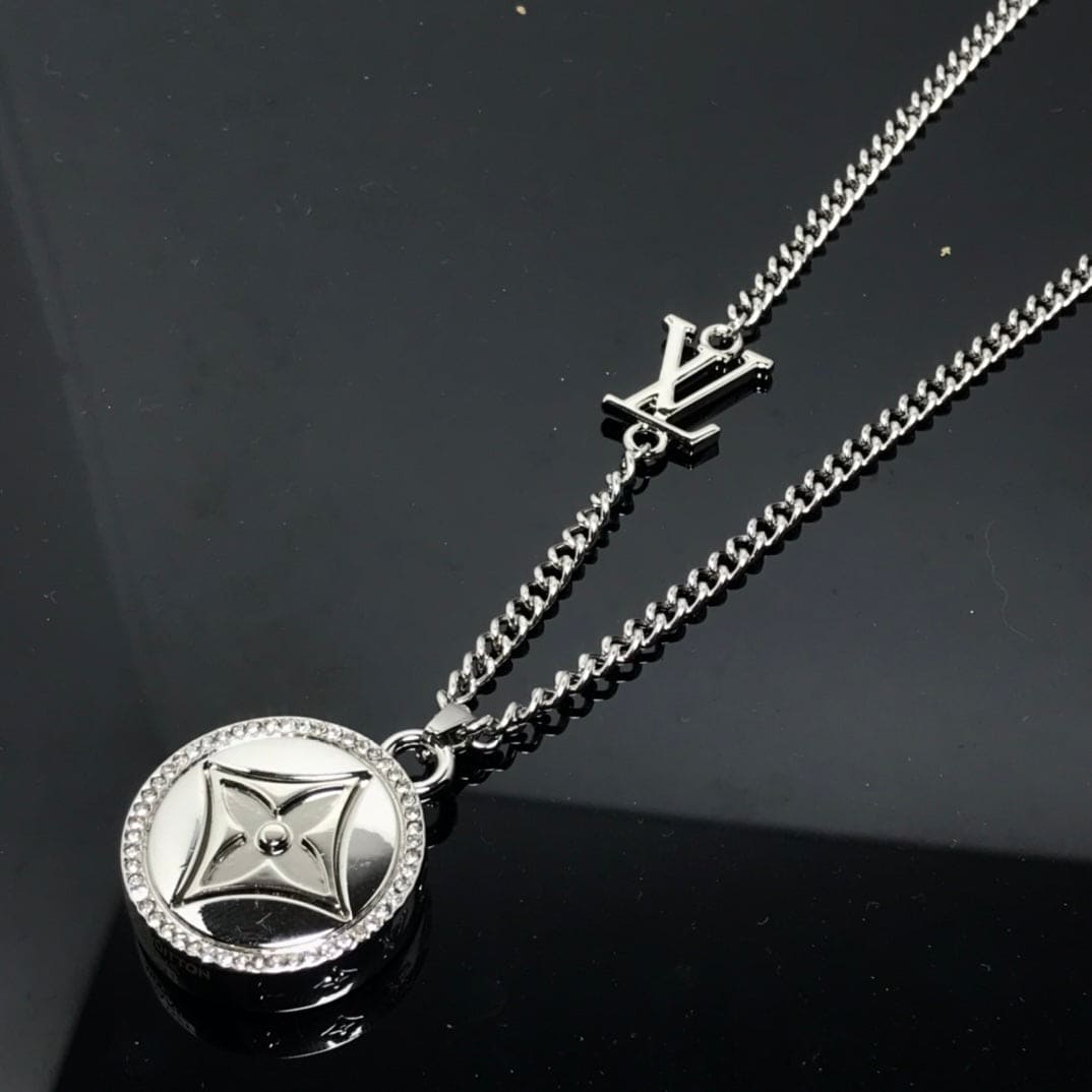Louis Vuitton Catch Necklace