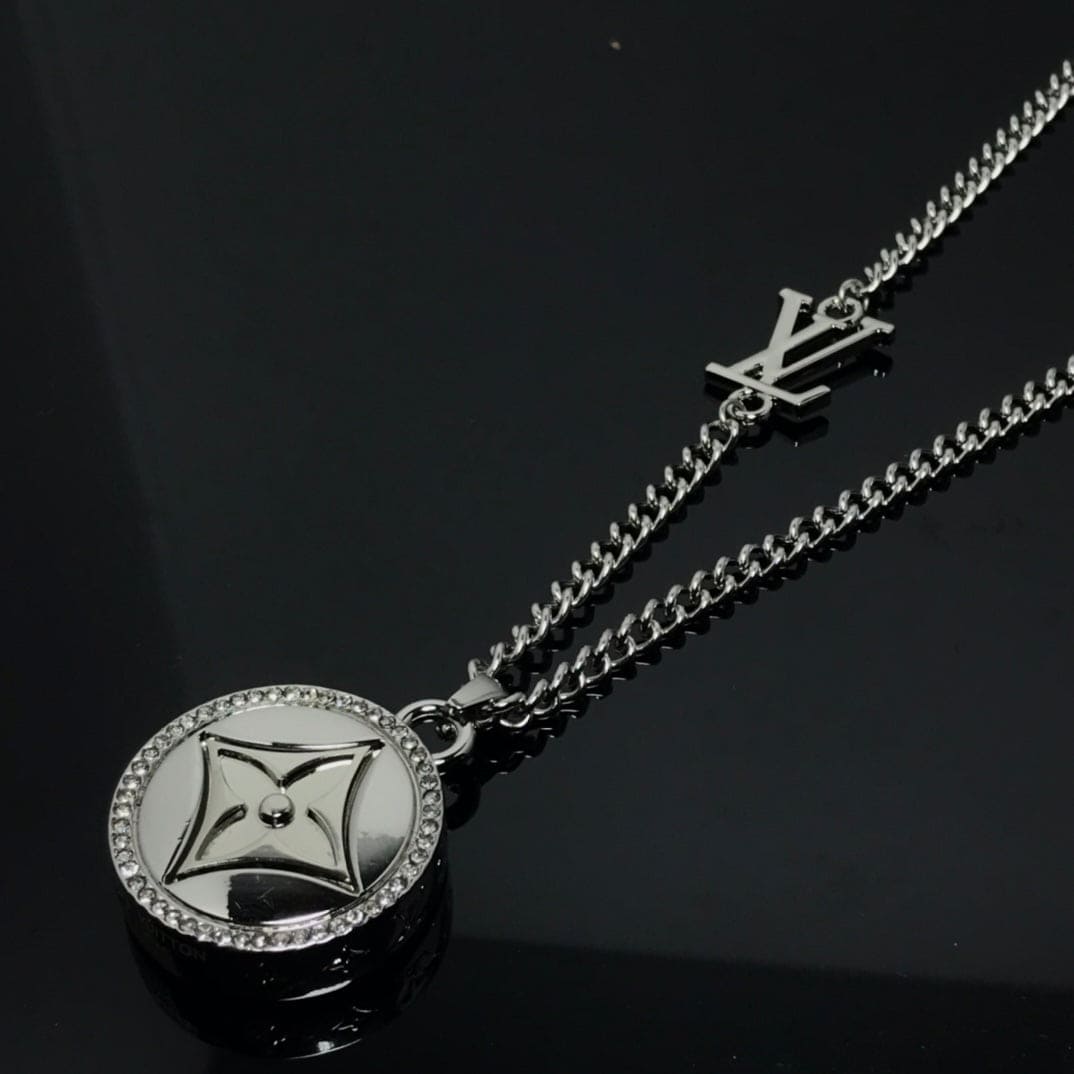 Louis Vuitton Catch Necklace