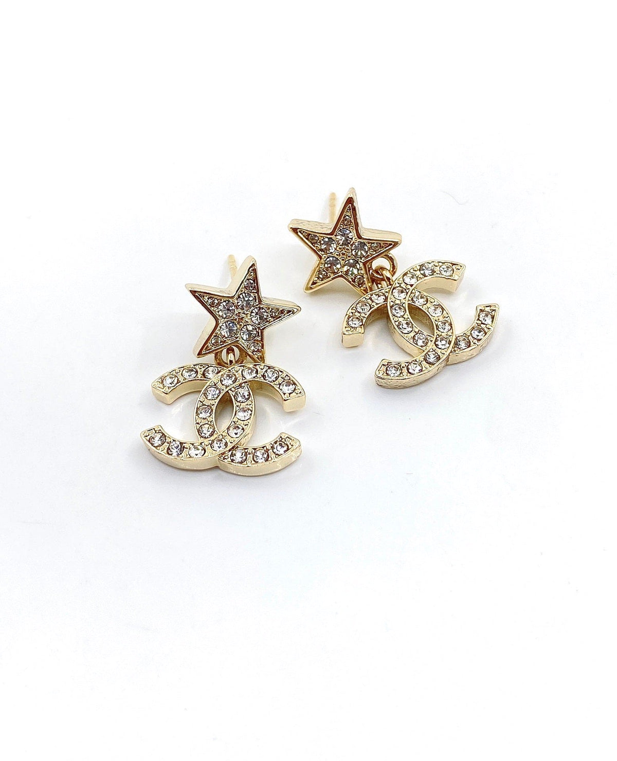 Chanel Star Diamond Earrings - 18K Yellow Gold