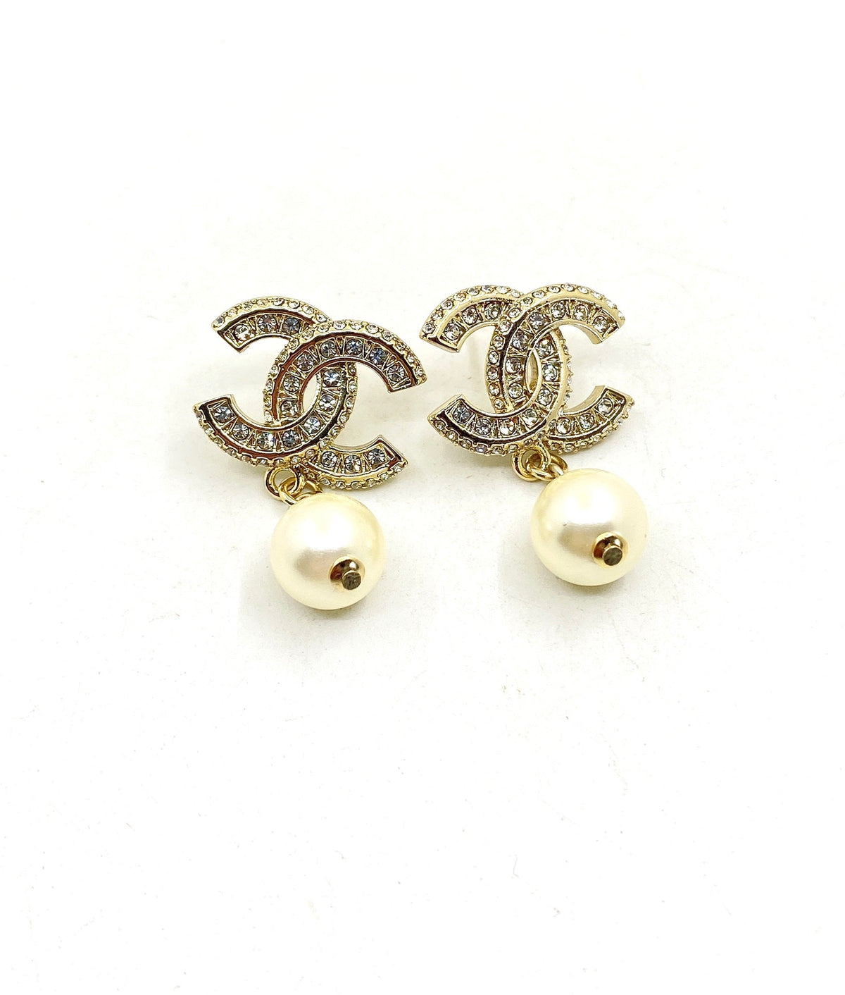 Chanel Pearl Earrings - 18K Yellow Gold