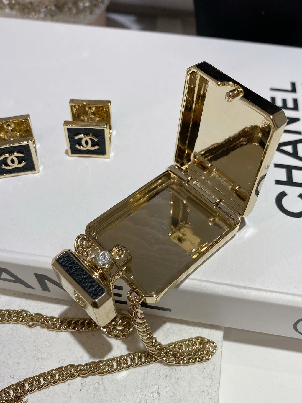 Chanel No.5 Perfume Pendant Vintage Necklace