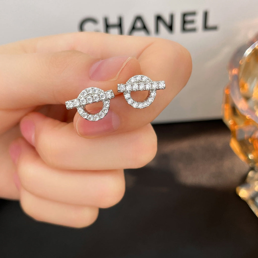 Hermes Finesse Moissanite Stud Earrings