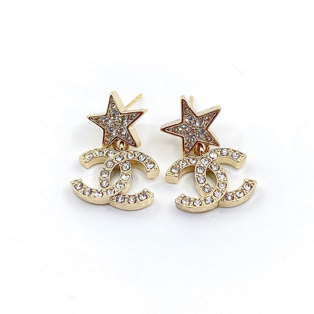 Chanel Star Diamond Earrings - 18K Yellow Gold