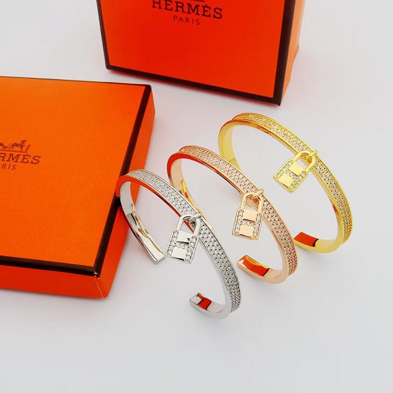 Hermes Kelly Clochette Moissanite Bracelet - 18K Yellow Gold
