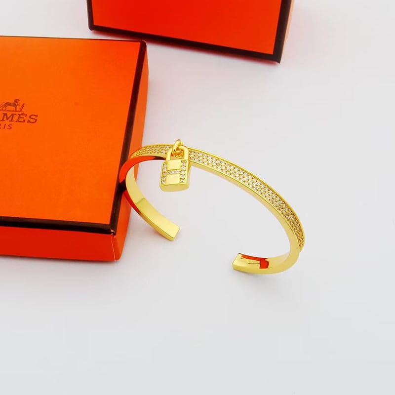 Hermes Kelly Clochette Moissanite Bracelet - 18K Yellow Gold