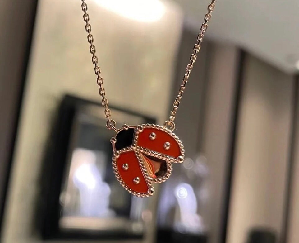 Lucky Spring Pendant Necklace - 18K Gold