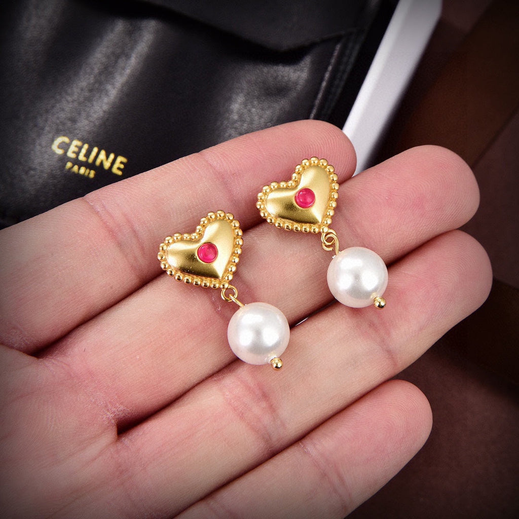 Celine Triomphe Heart Pearl Earrings - 18K Yellow Gold