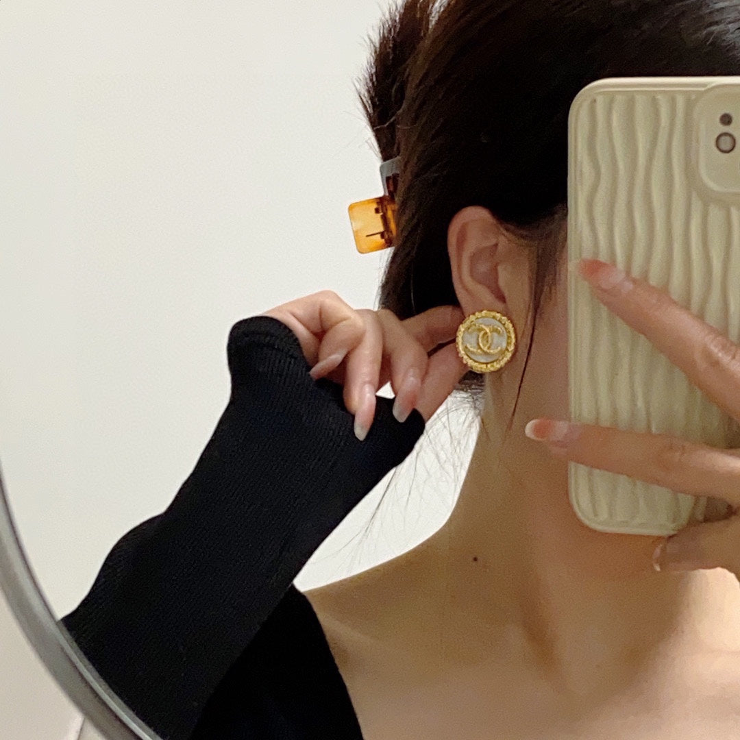 Chanel Crystal Earrings - 3 cm Height - 18K Yellow Gold