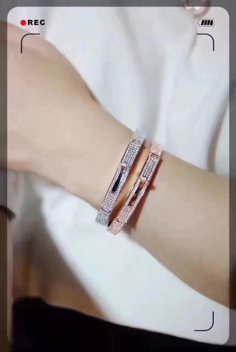 Hermes Kelly Moissanite Bracelet - 18K Yellow Gold
