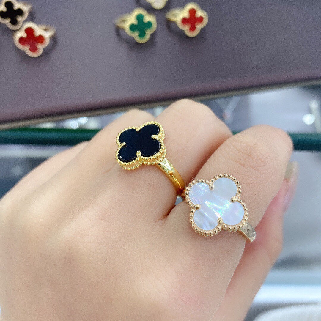 Magic Alhambra Clover Ring - 18K Yellow Gold