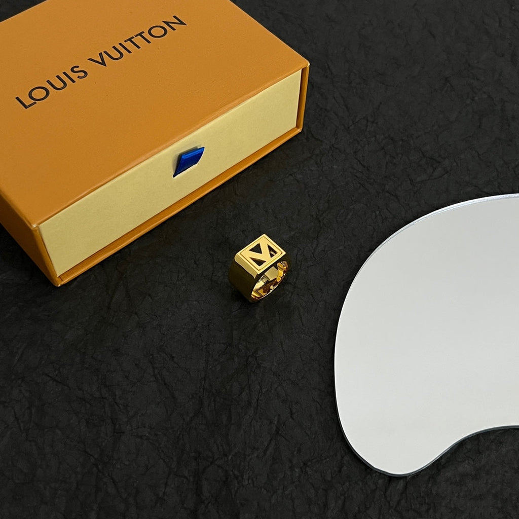 Louis Vuitton Vintage Ring - 18K Yellow Gold