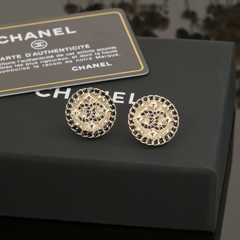 Chanel Strass Earrings - 18K Yellow Gold