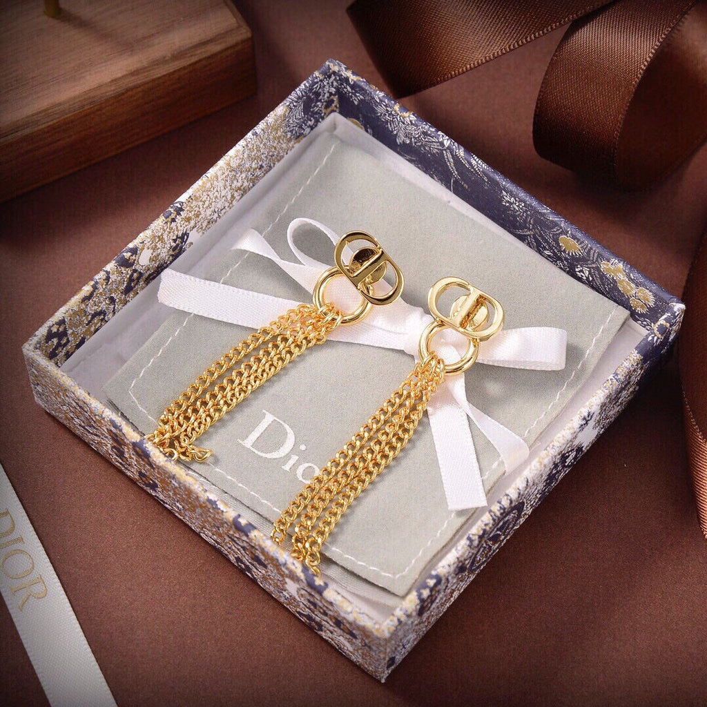 Dior 30 Montaigne Chain Earrings