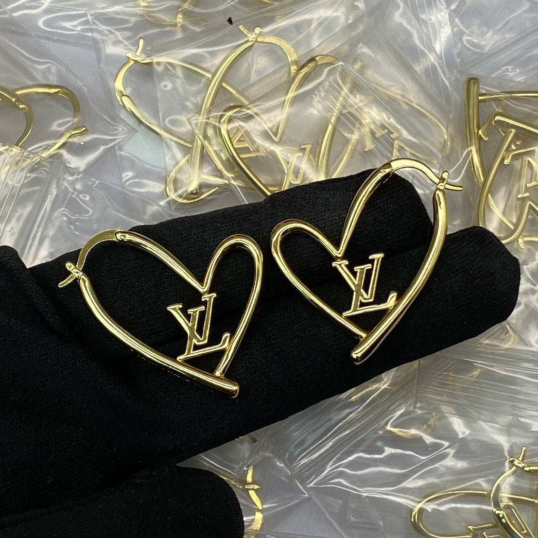 Louis Vuitton Fall in Love Earrings - 18K Yellow Gold