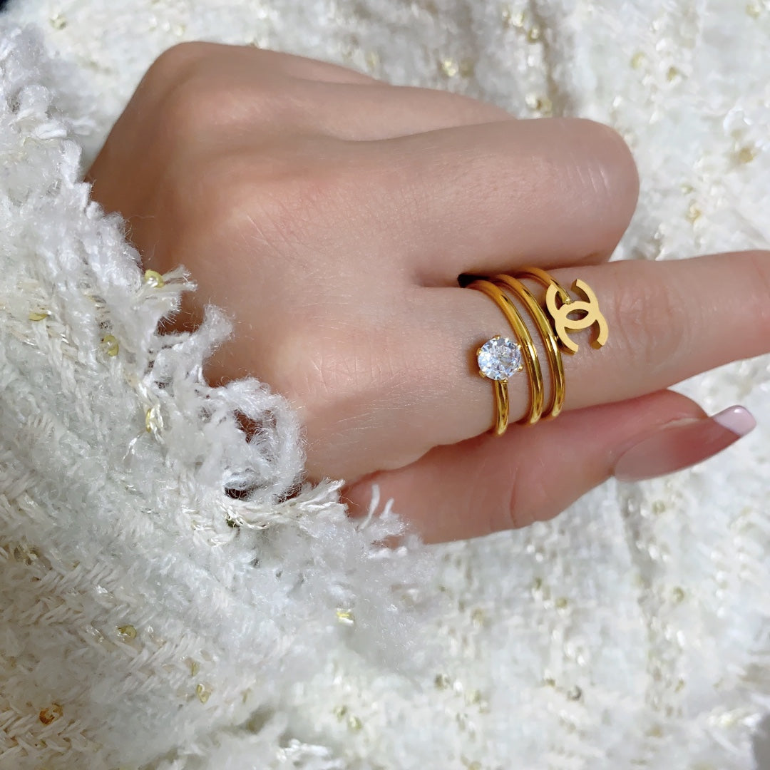 Chanel Vintage Pearl Ring - 18K Yellow Gold