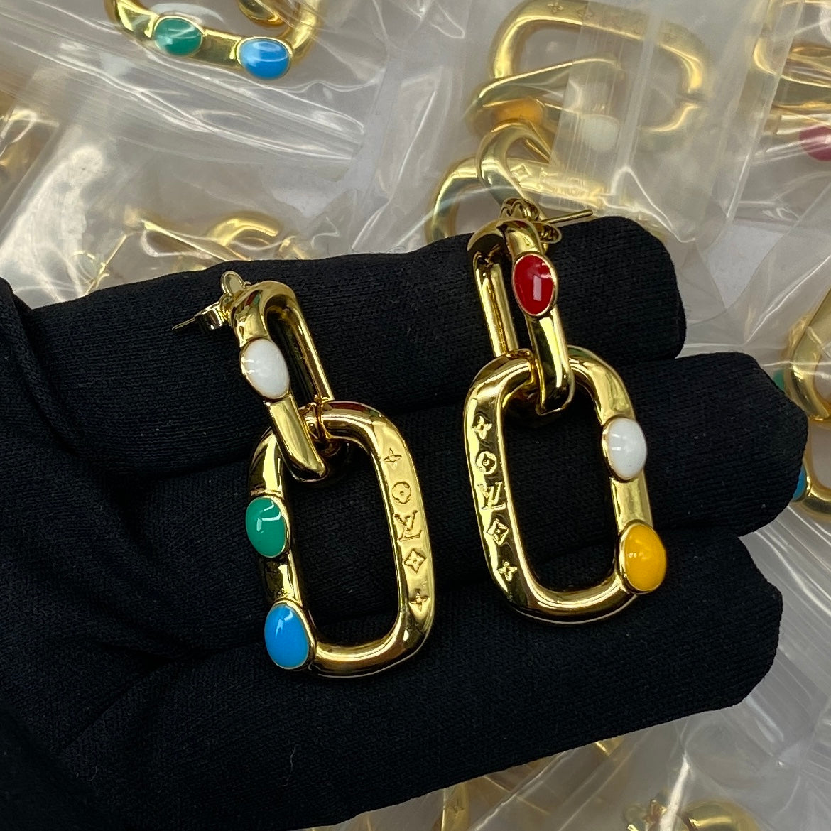 Louis Vuitton x YK LV Edge Painted Dots Earrings - 18K Yellow Gold