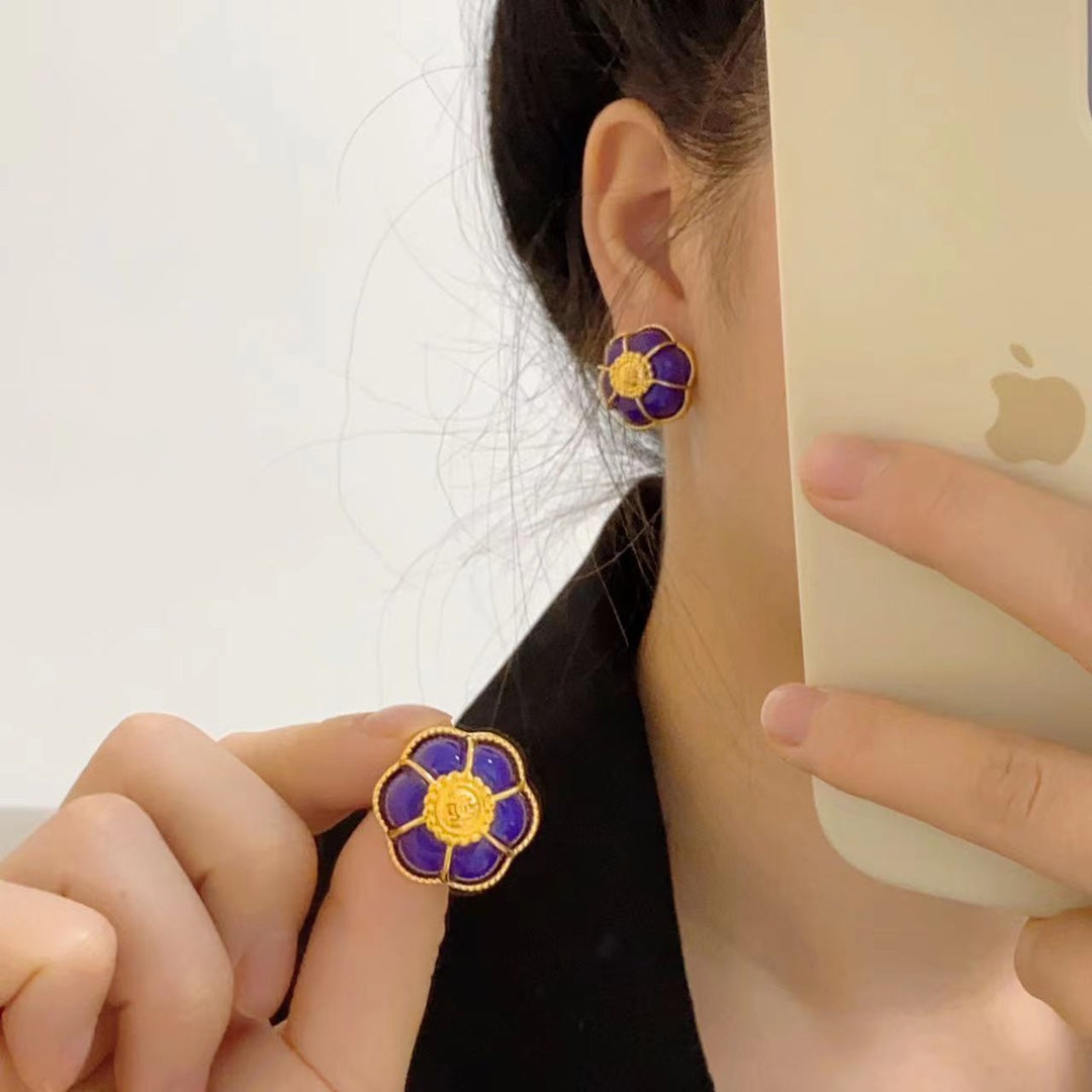 Chanel Purple Flowers Earrings - 18K Yellow Gold