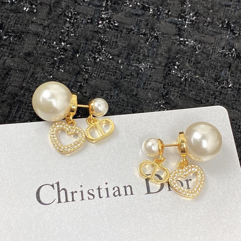 Dior 30 Montaigne Heart Earrings