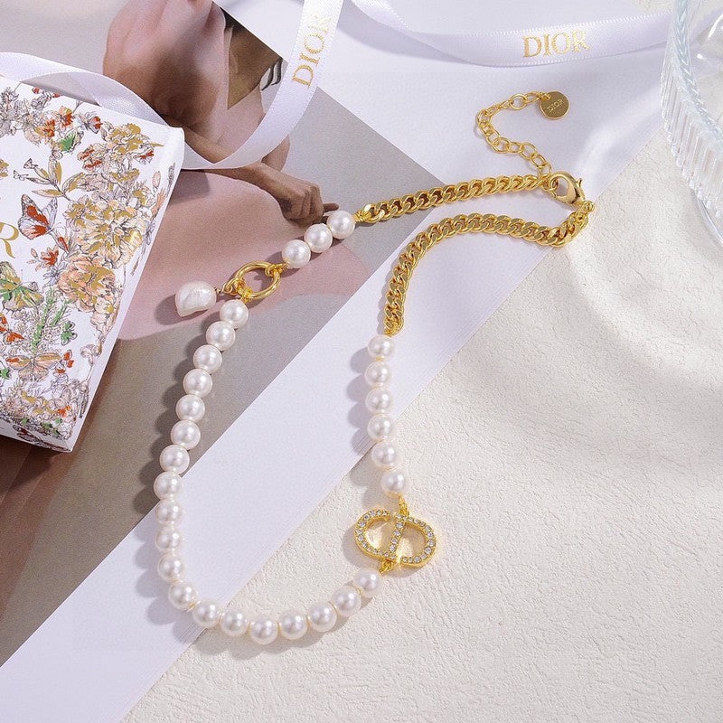 Dior 30 Montaigne Pearl Necklace