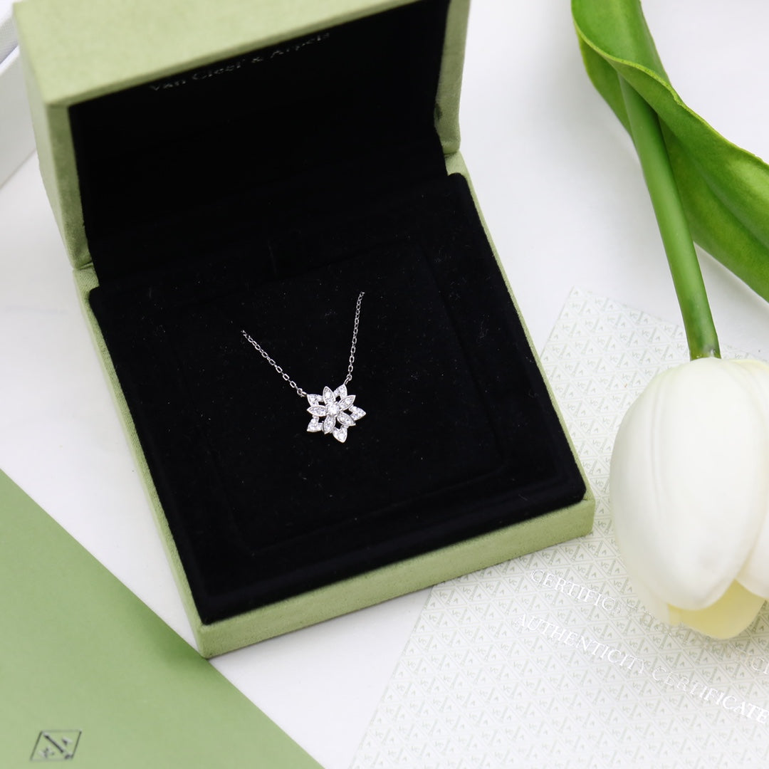 Lotus Openwork Pendant Necklace - 18K Gold