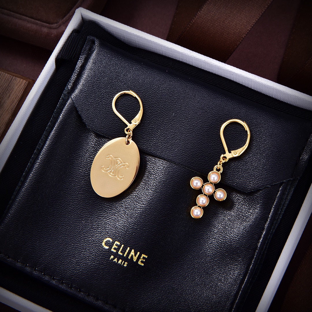 Celine Triomphe Pearl Earrings - 18K Yellow Gold