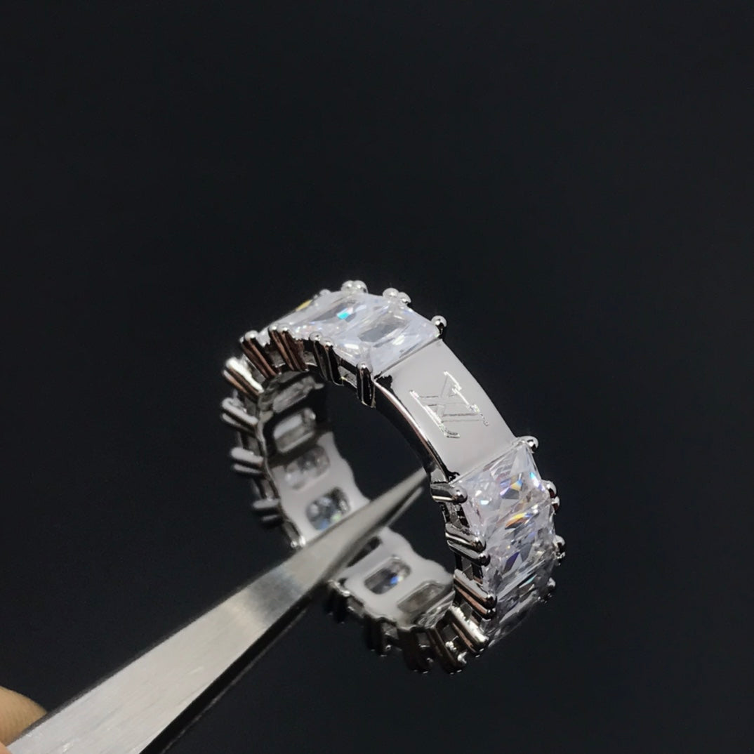 Louis Vuitton Crystal Ring - 18K White Gold