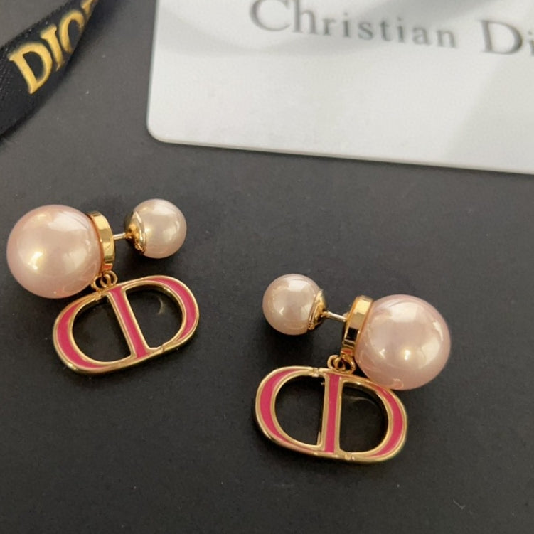 Dior 30 Montaigne Rani Pink Pearl Earrings