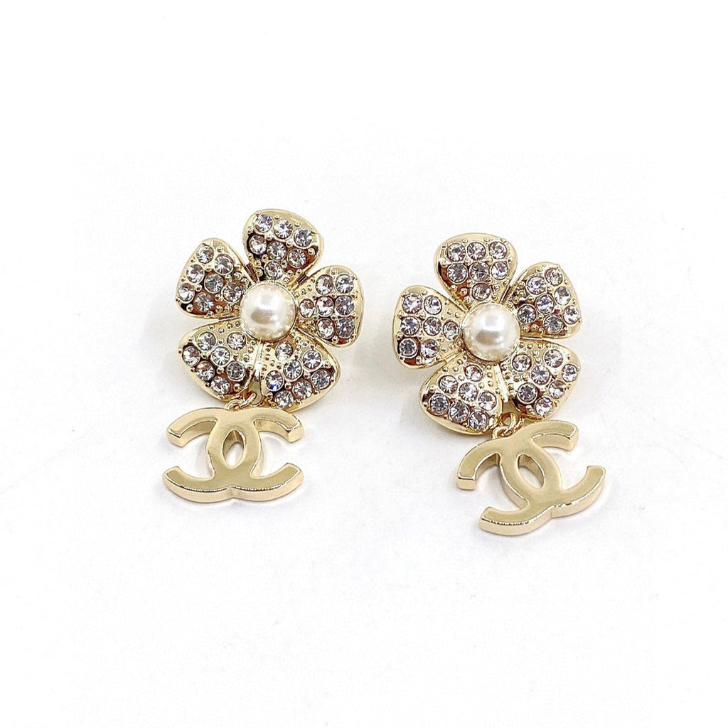 Chanel Flower Full Crystal Earrings - 18K Yellow Gold