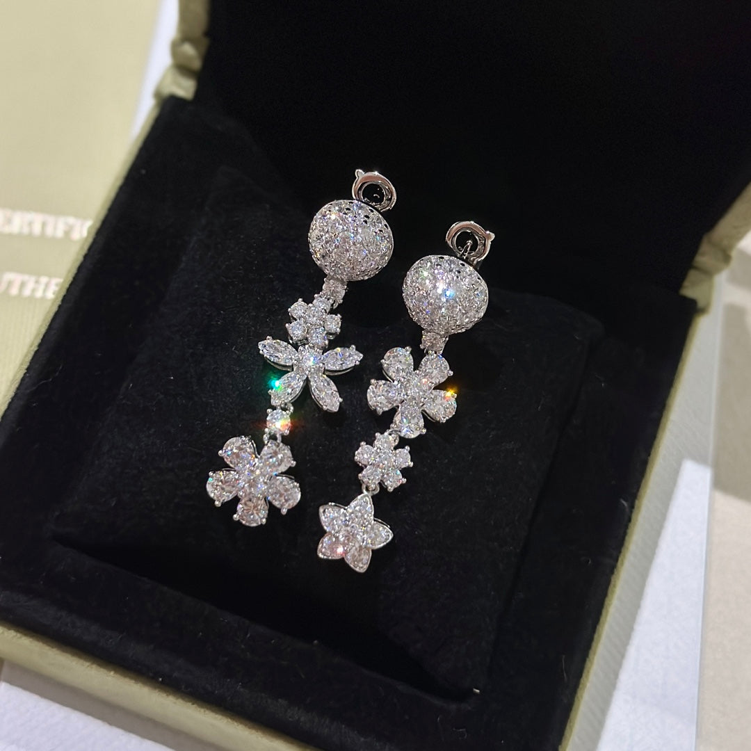 Folie Des Pres Earrings - 18K White Gold