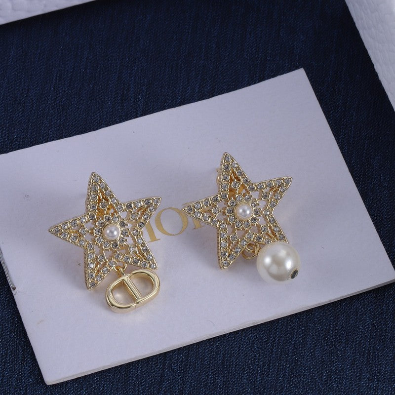 Dior Star Diamond Earrings - 18K Yellow Gold