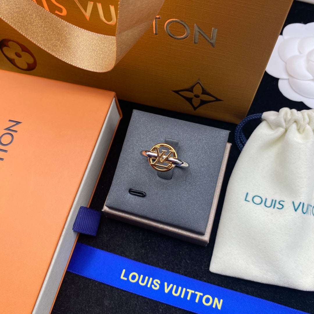 Louis Vuitton Vintage Ring - 18K Yellow Gold
