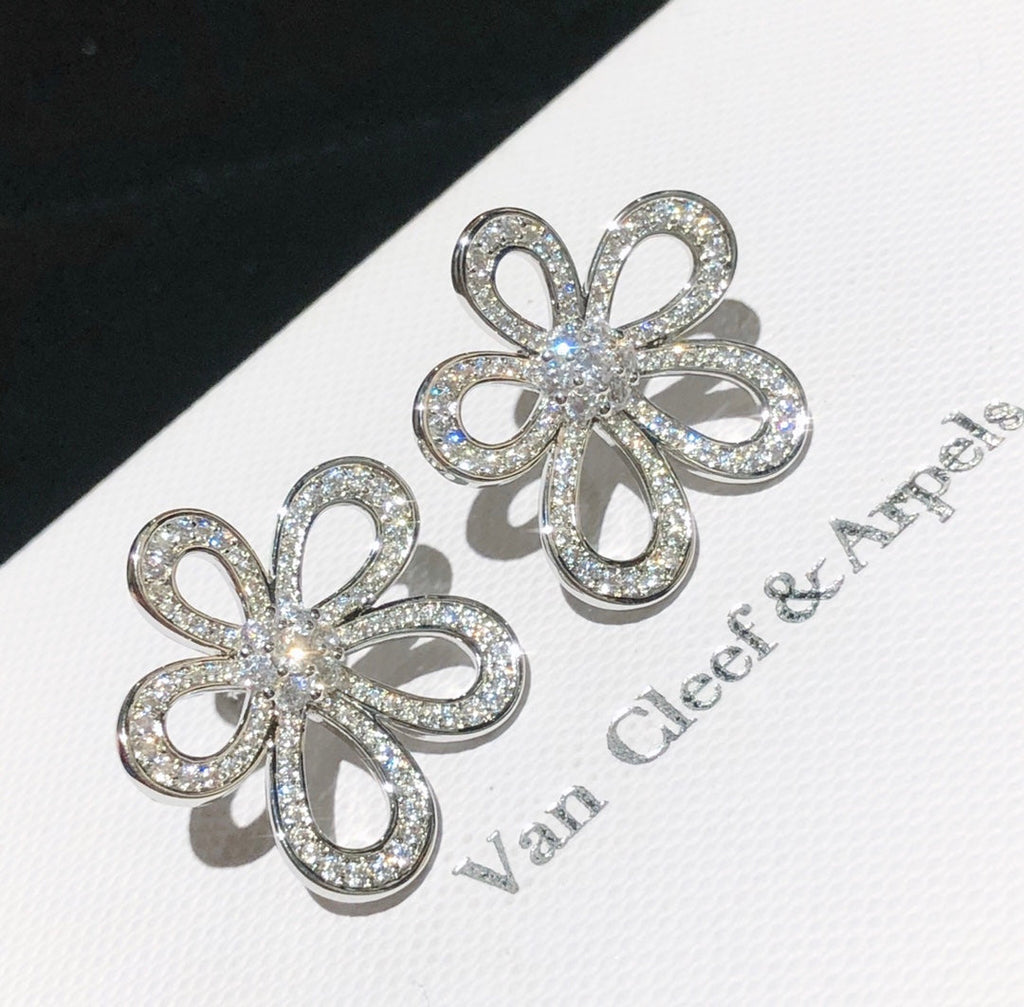 Flowerlace Earrings - 18K White Gold